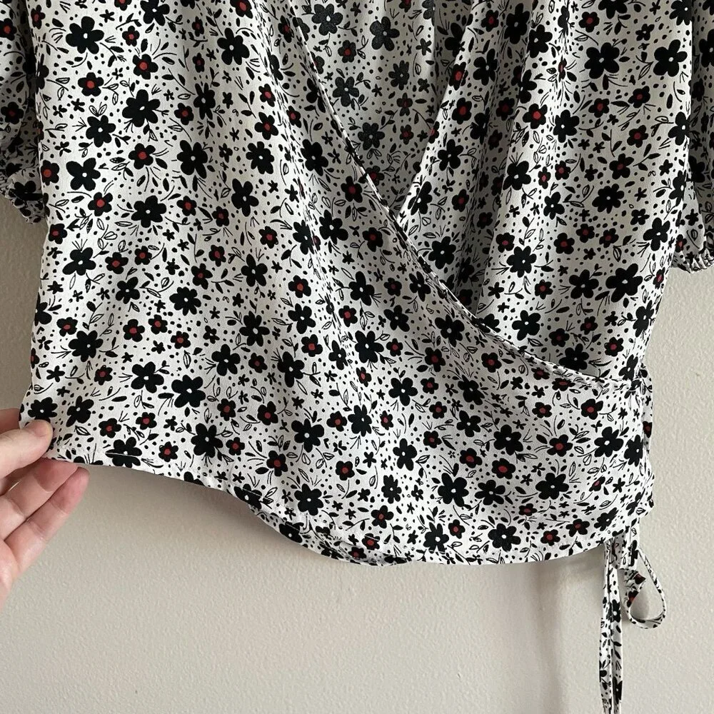 Zara Women S White Ditsy Floral Boho Lightweight Puff Sleeves V-Neck Wrap Blouse